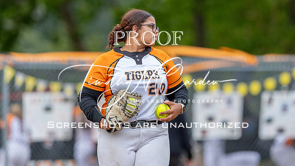 Ipswich vs Hamilton-Wenham Girls HS Varsity Softball Game 2026_2026-05-13_06-09-17_1K7A8077_@TimCardew_2026