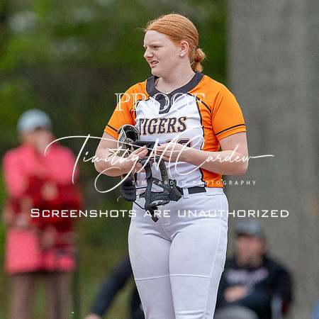 Ipswich vs Hamilton-Wenham Girls HS Varsity Softball Game 2026_2026-05-13_06-09-22_1K7A8083_@TimCardew_2026