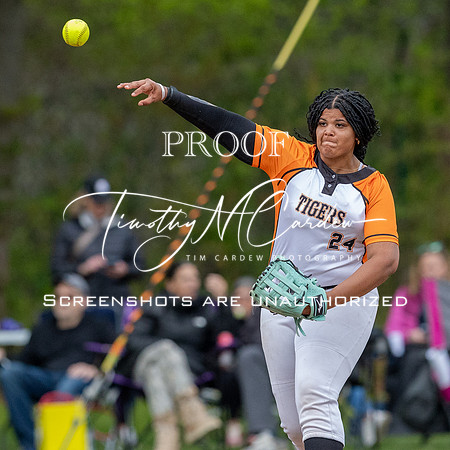 Ipswich vs Hamilton-Wenham Girls HS Varsity Softball Game 2026_2026-05-13_06-09-38_1K7A8085_@TimCardew_2026