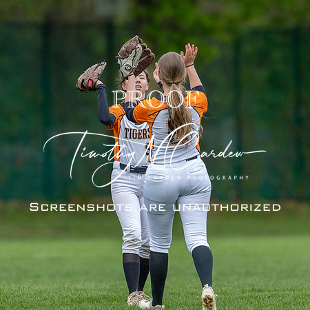 Ipswich vs Hamilton-Wenham Girls HS Varsity Softball Game 2026_2026-05-13_06-10-33_1K7A8125_@TimCardew_2026