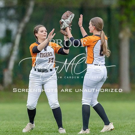 Ipswich vs Hamilton-Wenham Girls HS Varsity Softball Game 2026_2026-05-13_06-10-34_1K7A8128_@TimCardew_2026