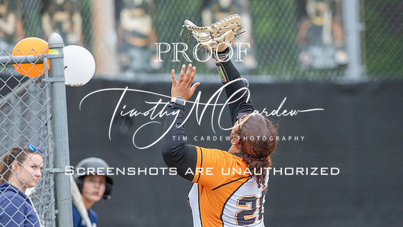 Ipswich vs Hamilton-Wenham Girls HS Varsity Softball Game 2026_2026-05-13_06-12-02_1K7A8155_@TimCardew_2026