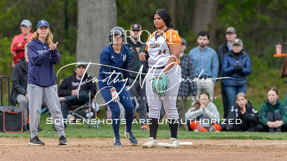 Ipswich vs Hamilton-Wenham Girls HS Varsity Softball Game 2026_2026-05-13_06-15-17_1K7A8199_@TimCardew_2026