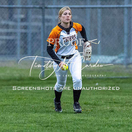 Ipswich vs Hamilton-Wenham Girls HS Varsity Softball Game 2026_2026-05-13_06-55-04_1K7A8630_@TimCardew_2026