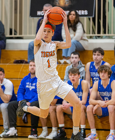 Ipswich vs Stoneham Boys HS Varsity Basketball 2023_02-17_05-21-27_AB5W9794_@TimCardew_2023