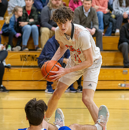 Ipswich vs Stoneham Boys HS Varsity Basketball 2023_02-17_05-41-05_AB5W0016_@TimCardew_2023