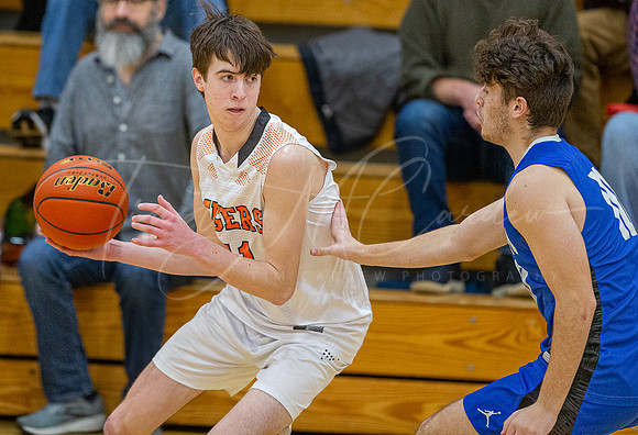 Ipswich vs Stoneham Boys HS Varsity Basketball 2023_02-17_06-00-44_DT7T2413_@TimCardew_2023