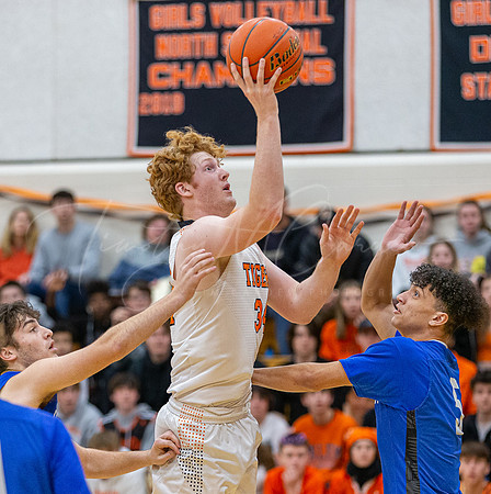 Ipswich vs Stoneham Boys HS Varsity Basketball 2023_02-17_06-07-27_AB5W0248_@TimCardew_2023