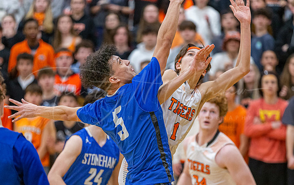 Ipswich vs Stoneham Boys HS Varsity Basketball 2023_02-17_06-20-39_AB5W0506_@TimCardew_2023