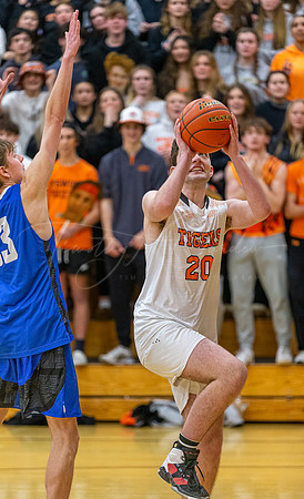 Ipswich vs Stoneham Boys HS Varsity Basketball 2023_02-17_06-35-02_AB5W0793_@TimCardew_2023