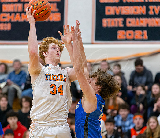 Ipswich vs Stoneham Boys HS Varsity Basketball 2023_02-17_06-06-14_AB5W0202_@TimCardew_2023