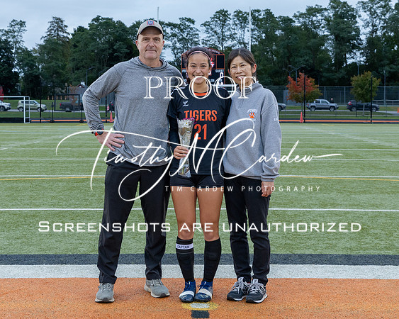 Ipswich vs Amesbury Girls Soccer 2026 Senior Night_2026-09-29_05-39-15_311A7061_@TimCardew_2026