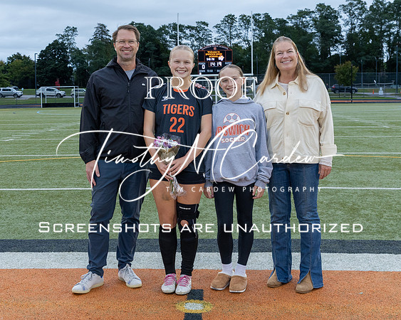 Ipswich vs Amesbury Girls Soccer 2026 Senior Night_2026-09-29_05-43-04_311A7096_@TimCardew_2026