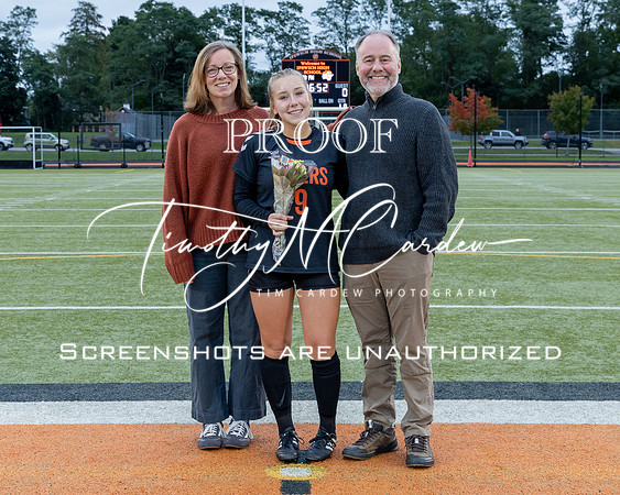 Ipswich vs Amesbury Girls Soccer 2026 Senior Night_2026-09-29_05-40-31_311A7073_@TimCardew_2026