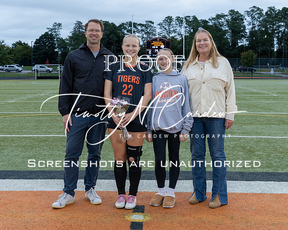 Ipswich vs Amesbury Girls Soccer 2026 Senior Night_2026-09-29_05-43-10_311A7100_@TimCardew_2026