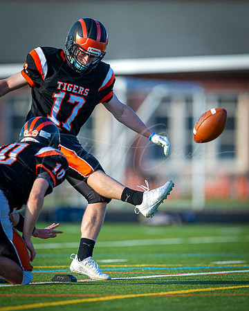 Ipswich vs Lynnfield Varsity Football Game 2021_2021-04-09_05-42-37_IM1D4331.CR2_@TimCardew_2021