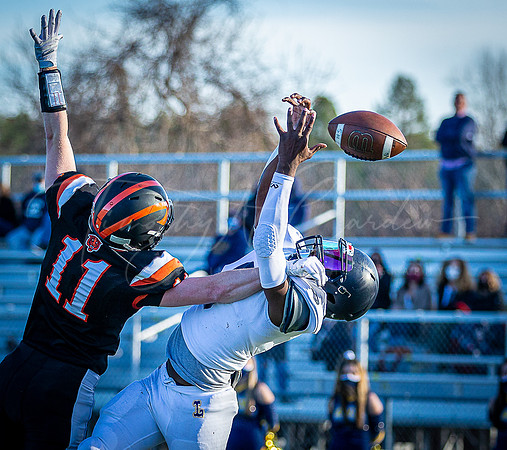 Ipswich vs Lynnfield Varsity Football Game 2021_2021-04-09_05-49-39_AB5W8009.CR2_@TimCardew_2021-2