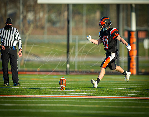Ipswich vs Lynnfield Varsity Football Game 2021_2021-04-09_06-12-26_IM1D4548.CR2_@TimCardew_2021