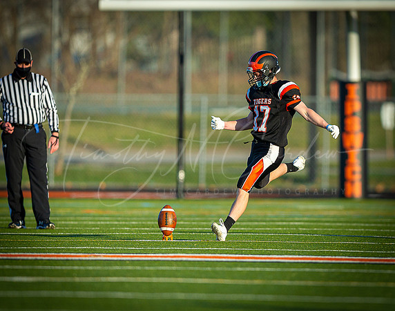 Ipswich vs Lynnfield Varsity Football Game 2021_2021-04-09_06-12-26_IM1D4549.CR2_@TimCardew_2021