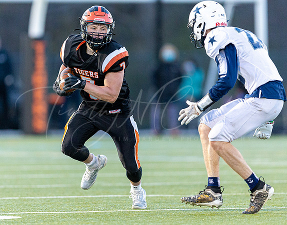 Ipswich vs Hamilton-Wenham Varsity Football Game 2021_2021-04-23_07-30-30_AB5W2157_@TimCardew_2021