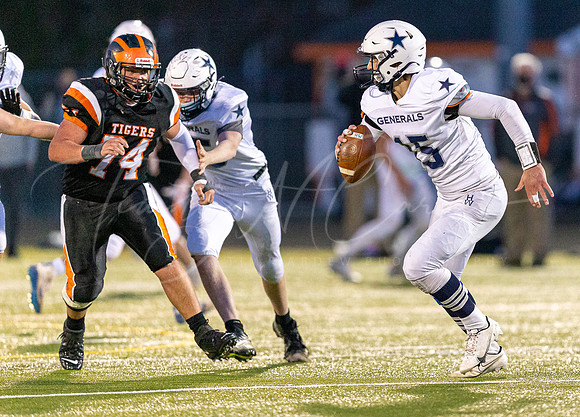 Ipswich vs Hamilton-Wenham Varsity Football Game 2021_2021-04-23_07-47-11_AB5W2596_@TimCardew_2021
