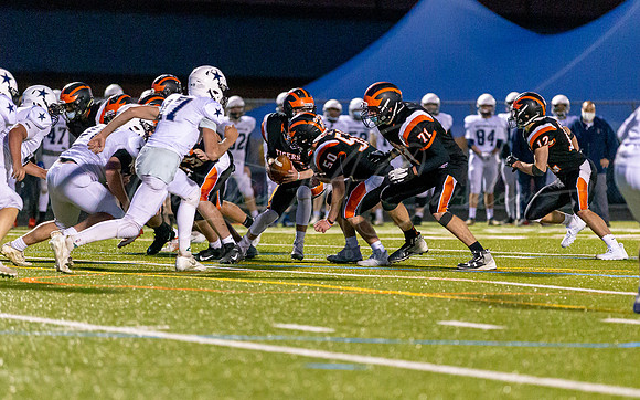Ipswich vs Hamilton-Wenham Varsity Football Game 2021_2021-04-23_07-56-16_IM1D7221_@TimCardew_2021