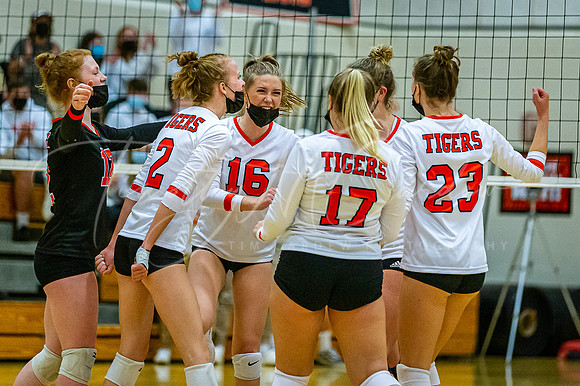 Ipswich vs Lynnfield Girls HS Volleyball Game 2021_2021-09-29_05-38-27_IM1D4737_@TimCardew_2021