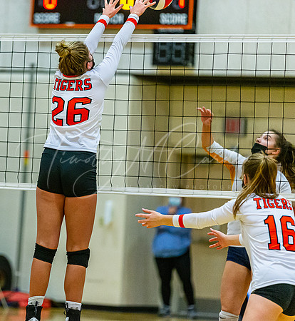 Ipswich vs Lynnfield Girls HS Volleyball Game 2021_2021-09-29_05-39-28_IM1D4755_@TimCardew_2021