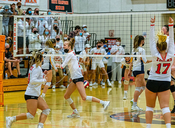 Ipswich vs Lynnfield Girls HS Volleyball Game 2021_2021-09-29_05-41-07_IM1D4832_@TimCardew_2021