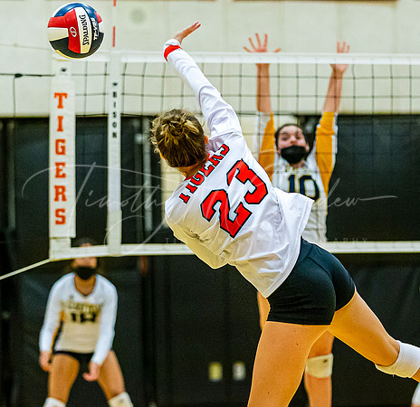 Ipswich vs Lynnfield Girls HS Volleyball Game 2021_2021-09-29_05-58-29_IM1D5157_@TimCardew_2021