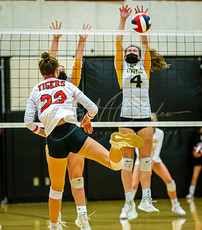 Ipswich vs Lynnfield Girls HS Volleyball Game 2021_2021-09-29_05-58-53_IM1D5168_@TimCardew_2021