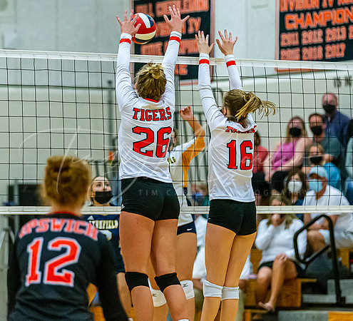 Ipswich vs Lynnfield Girls HS Volleyball Game 2021_2021-09-29_06-01-18_IM1D5258_@TimCardew_2021