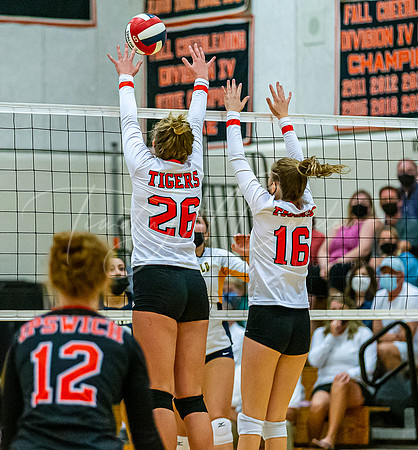 Ipswich vs Lynnfield Girls HS Volleyball Game 2021_2021-09-29_06-01-18_IM1D5259_@TimCardew_2021