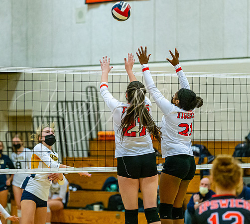 Ipswich vs Lynnfield Girls HS Volleyball Game 2021_2021-09-29_06-10-09_IM1D5360_@TimCardew_2021