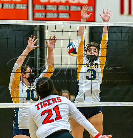 Ipswich vs Lynnfield Girls HS Volleyball Game 2021_2021-09-29_06-10-48_IM1D5380_@TimCardew_2021