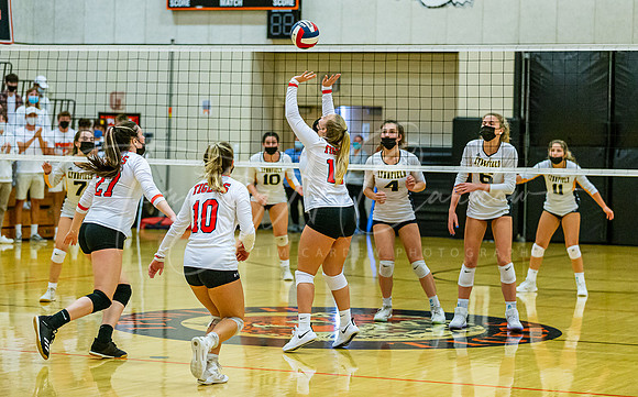 Ipswich vs Lynnfield Girls HS Volleyball Game 2021_2021-09-29_05-40-55_IM1D4816_@TimCardew_2021