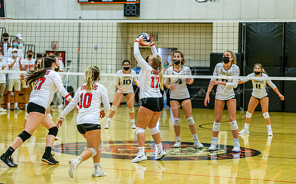 Ipswich vs Lynnfield Girls HS Volleyball Game 2021_2021-09-29_05-40-55_IM1D4815_@TimCardew_2021