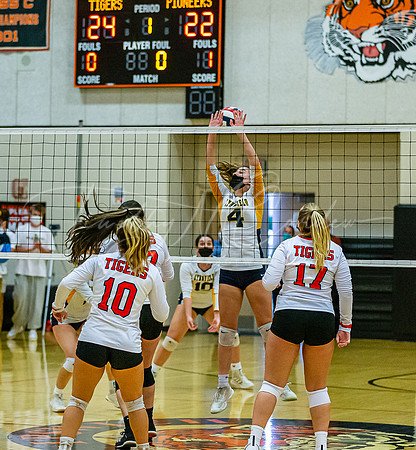 Ipswich vs Lynnfield Girls HS Volleyball Game 2021_2021-09-29_05-40-56_IM1D4818_@TimCardew_2021