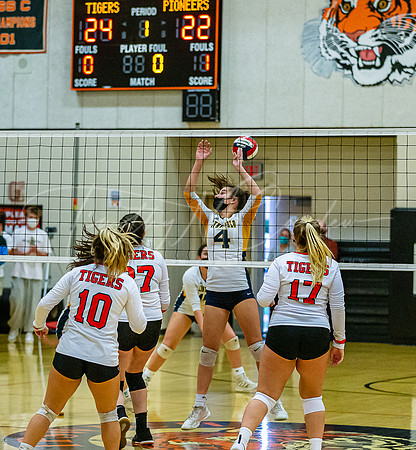 Ipswich vs Lynnfield Girls HS Volleyball Game 2021_2021-09-29_05-40-56_IM1D4819_@TimCardew_2021