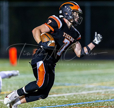 Ipswich vs North Reading Varsity Football Game Fall 2021_2021-10-01_07-00-58_AB5W2916_@TimCardew_2021
