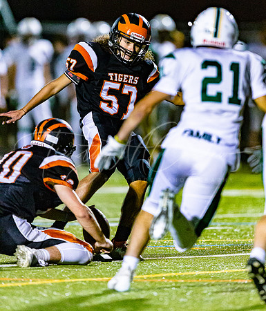 Ipswich vs North Reading Varsity Football Game Fall 2021_2021-10-01_08-17-56_AB5W3572_@TimCardew_2021