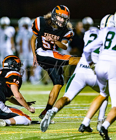 Ipswich vs North Reading Varsity Football Game Fall 2021_2021-10-01_08-17-56_AB5W3574_@TimCardew_2021