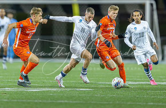 UNH Wildcats vs Clemson Tigers NCAA D1 Men’s Soccer Third Round College Cup 2023_2023-11-26_07-40-45_DT7T1556_@TimCardew_2023-Enhanced-NR