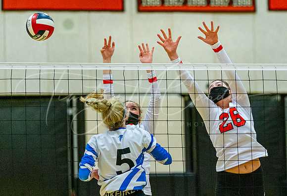 Ipswich vs Danvers Girls HS Volleyball Game Fall 2021_2021-10-08_05-45-11_IM1D7601_@TimCardew_2021