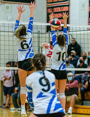 Ipswich vs Danvers Girls HS Volleyball Game Fall 2021_2021-10-08_05-46-37_IM1D7614_@TimCardew_2021