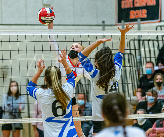 Ipswich vs Danvers Girls HS Volleyball Game Fall 2021_2021-10-08_05-48-26_IM1D7647_@TimCardew_2021