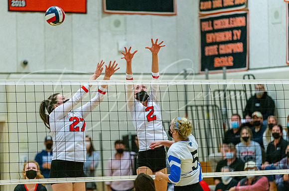 Ipswich vs Danvers Girls HS Volleyball Game Fall 2021_2021-10-08_05-48-14_IM1D7640_@TimCardew_2021