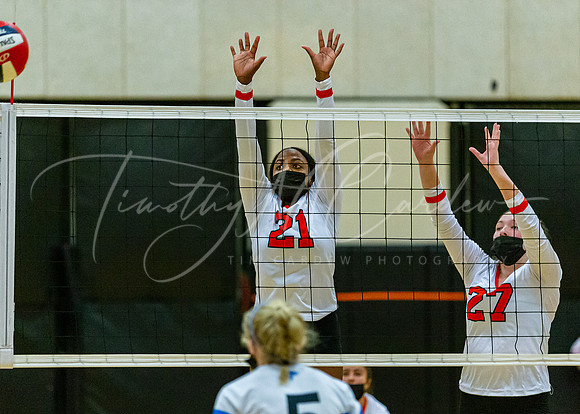 Ipswich vs Danvers Girls HS Volleyball Game Fall 2021_2021-10-08_05-50-38_IM1D7688_@TimCardew_2021