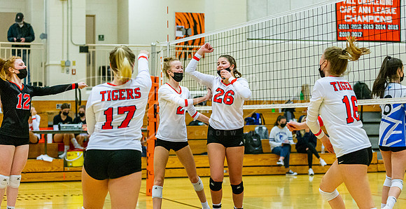 Ipswich vs Danvers Girls HS Volleyball Game Fall 2021_2021-10-08_05-57-10_IM1D7750_@TimCardew_2021