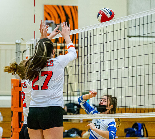 Ipswich vs Danvers Girls HS Volleyball Game Fall 2021_2021-10-08_05-58-31_IM1D7779_@TimCardew_2021